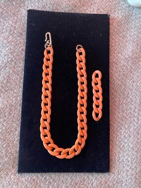 Peachy Orange Chunky Chain Acrylic Necklace. Measurements 20”length.